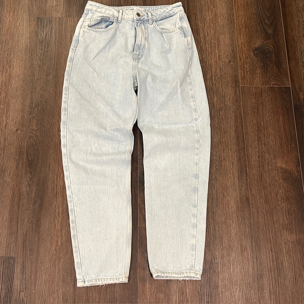 Zara High-Waisted Tapered Leg Denim TRF Mom Fit Jeans Light Blue Women's Size 6
